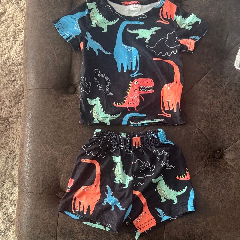 Kids Black Dinosaur l Set - Short Sleeve & Shorts